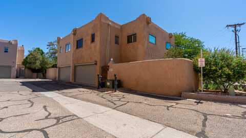 816 Southeast Circle NW, Albuquerque, NM 87104