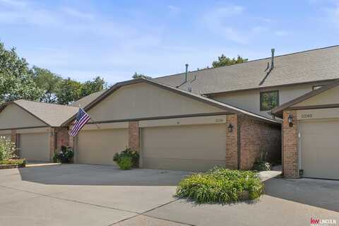 2236 Winding Way, Lincoln, NE 68506