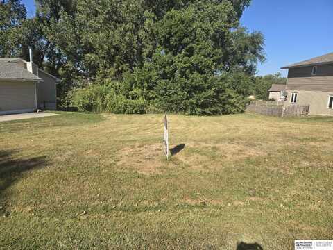 1208 Beaver Lake Boulevard, Plattsmouth, NE 68048