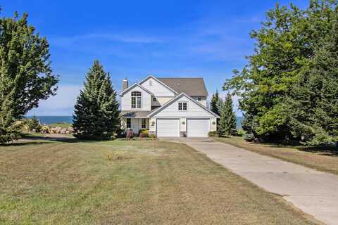 1747 S Shoreview Court, Ludington, MI 49431