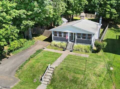 15 Hopatchung Rd, Hopatcong, NJ 07843