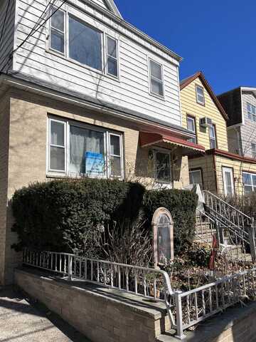 27 WEST 39TH ST, Bayonne, NJ 07002