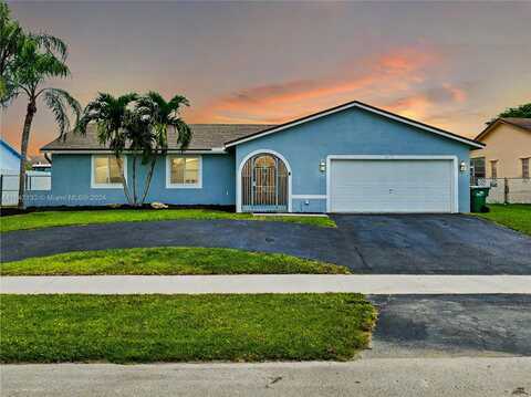 26543 SW 122nd Pl, Homestead, FL 33032