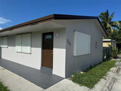 732 SW 6th St, Dania Beach, FL 33004