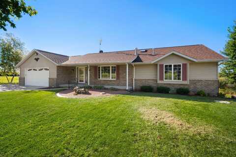 5143 Sunset Dr, Kewaskum, WI 53040