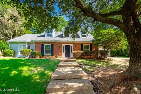 296 Park Ln Court, Jackson, MS 39211