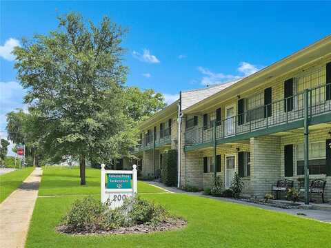 200 E 10TH AVENUE, MOUNT DORA, FL 32757