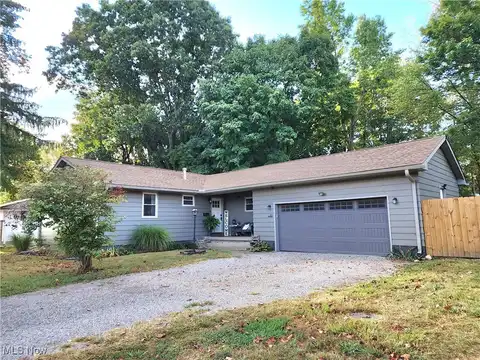 32 Poplar Drive, Zanesville, OH 43701