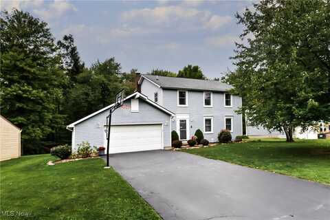 1246 Woodledge Drive, Mineral Ridge, OH 44440