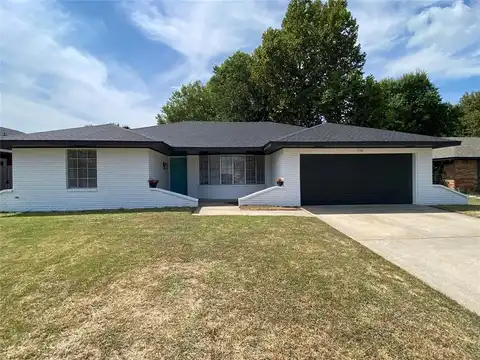 734 Woodlawn Drive, Yukon, OK 73099