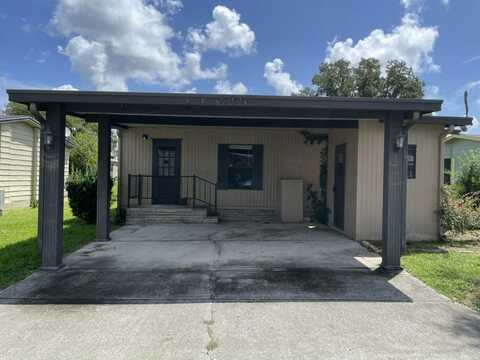 291 Country Club Dr, Plant City, FL 33565