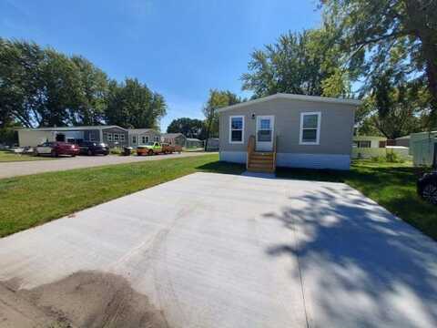 309 Hilton DR, Mankato, MN 56001