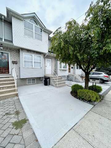 75 Russell Street, Staten Island, NY 10308