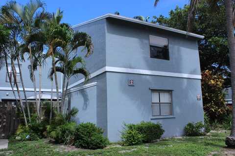 2 Crossings Circle, Boynton Beach, FL 33435