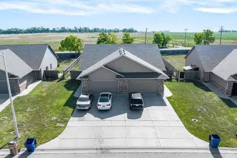 2434 E Quivira Ct, Kechi, KS 67067