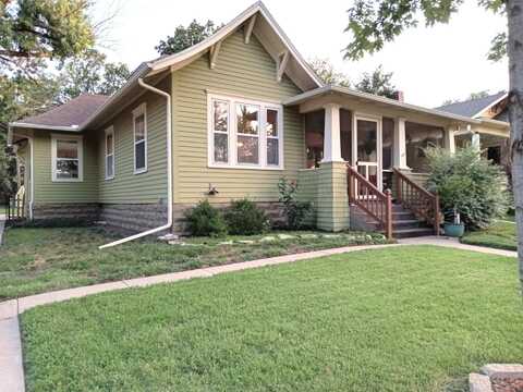 209 W 9th St, Newton, KS 67114