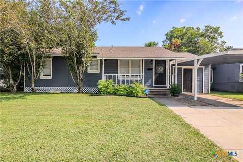 1805 E Crestwood Drive, Victoria, TX 77901