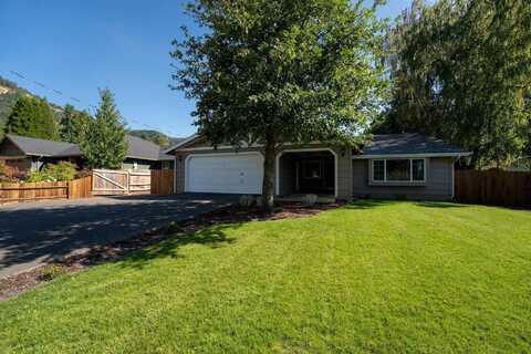 1974 Hamilton Lane, Grants Pass, OR 97527