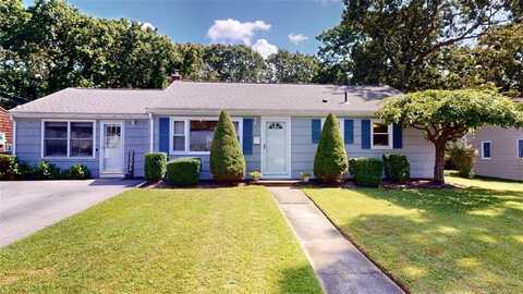 78 Helen Avenue, Warwick, RI 02886