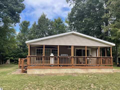 7288 Ashard Road, Lake, MI 48632