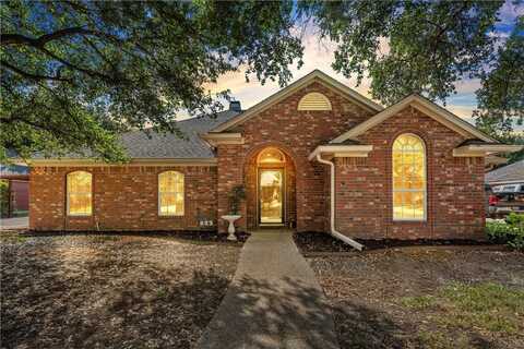 823 Crested Butte Drive, Hewitt, TX 76643