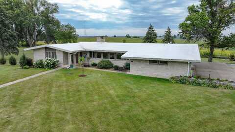 520 W Mission Street, Strawberry Point, IA 52076