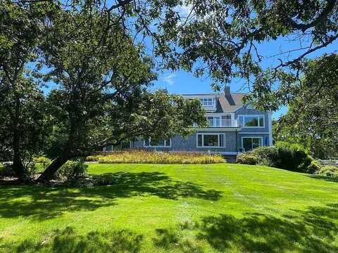 46 Gunning Point Avenue, Falmouth, MA 02540