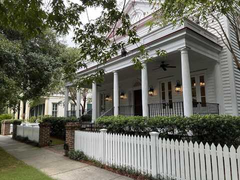 43 Montrose Road, Mount Pleasant, SC 29464