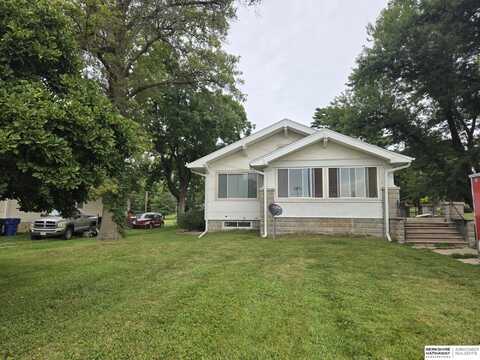 320 NORTH Street, Nehawka, NE 68413