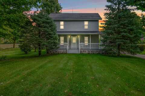 271 Maple Rd., Quincy, MI 49082