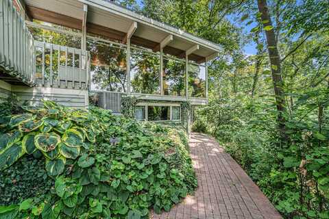 281 Corrie Road, Ann Arbor, MI 48105