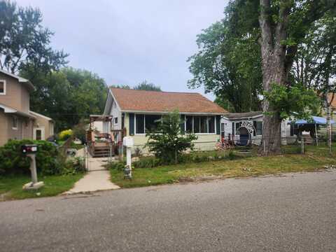 2458 Cass Lake Road, Keego Harbor, MI 48320