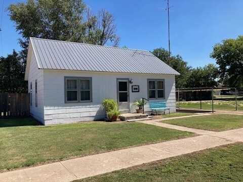 1310 Main St, Larned, KS 67550