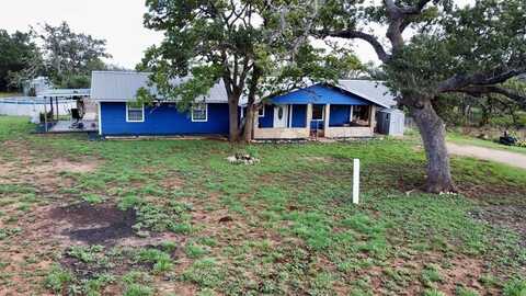 524 Elmwood Dr, Bandera, TX 78003