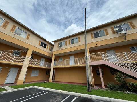 6235 Kendale Lakes Cir, Miami, FL 33183