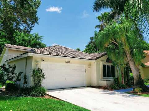 10665 San Bernardino Way, Boca Raton, FL 33428