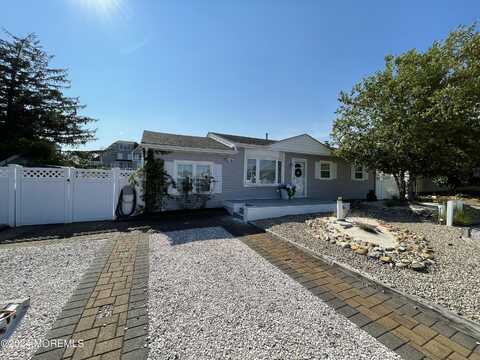 47 Wilkins Road, Toms River, NJ 08753