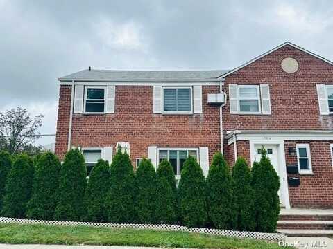 71-07 Little Neck Parkway, Glen Oaks, NY 11004