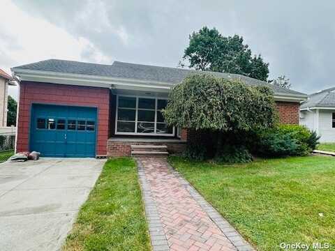 70-08 267th Street, Glen Oaks, NY 11004