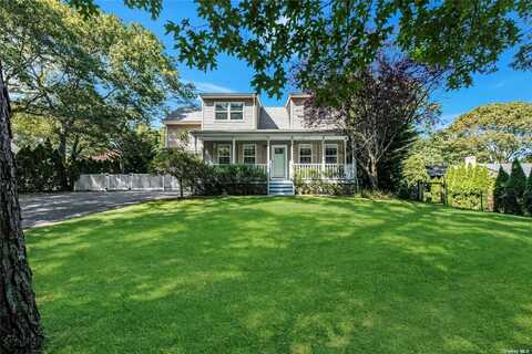 8 Higbee Road, Hampton Bays, NY 11946