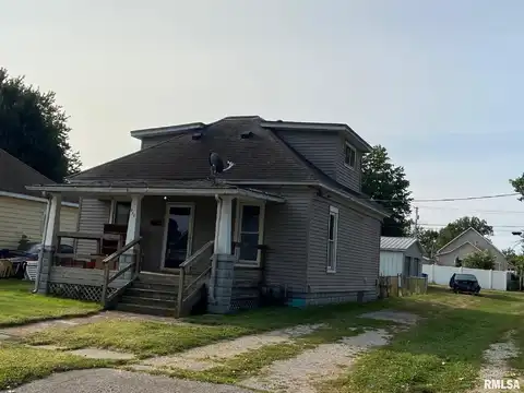 910 W Vandeveer Street, Taylorville, IL 62568