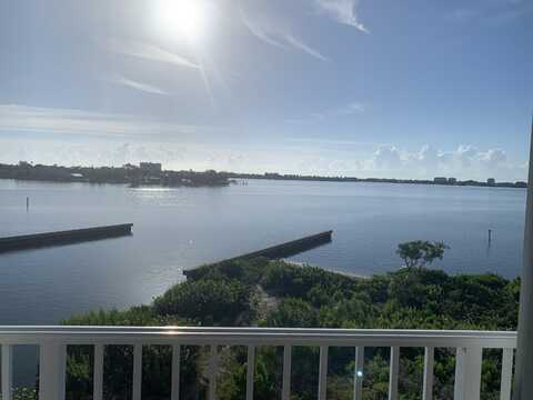 20 W Harbour Isle Drive, Fort Pierce, FL 34949