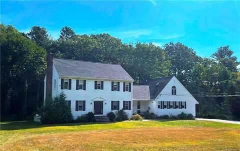 445 Farnum Pike, Smithfield, RI 02917