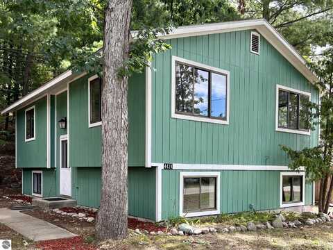 4424 Five Mile Road, Williamsburg, MI 49690