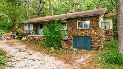 3296 E Huntsville RD, Fayetteville, AR 72701