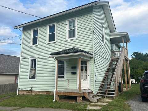 64 N 4th Avenue, Clarion, PA 16214