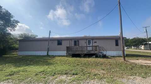 326 N Milam, Pettus, TX 78146