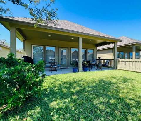 104 Long Reach Loop, Rockport, TX 78382