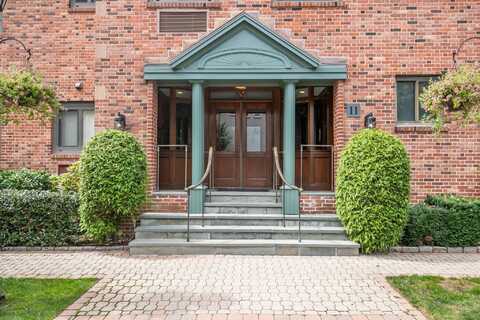 11 Lafayette Court, Greenwich, CT 06830