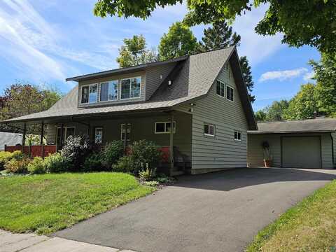 127 N 5th St, Bayfield, WI 54814